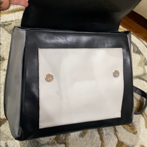 💕 Kenneth Cole reaction gorgeous vegan backpack💕 - Picture 7 of 14